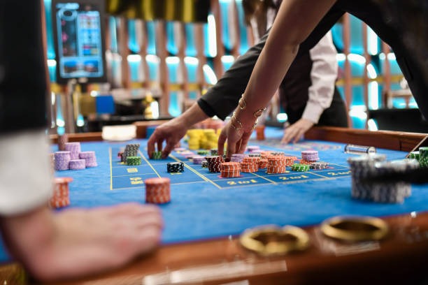 Free spins feature triggered by scatter symbols